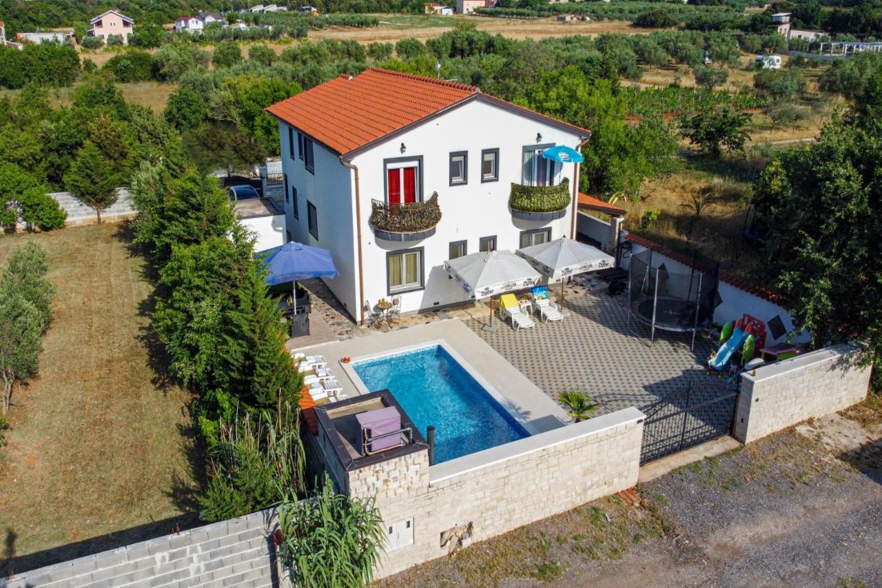 Apartments With Pool In Pula,Croatia Kültér fotó