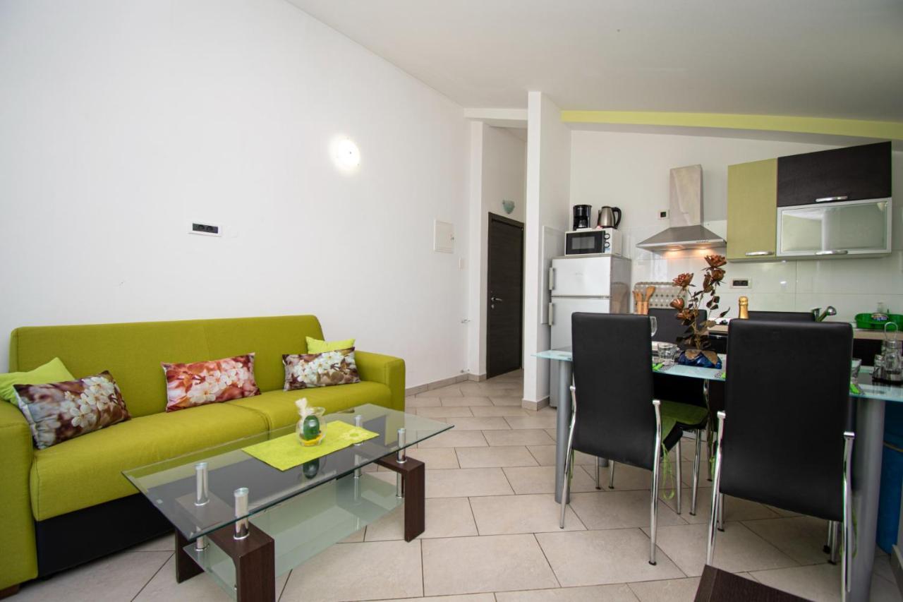 Apartments With Pool In Pula,Croatia Kültér fotó